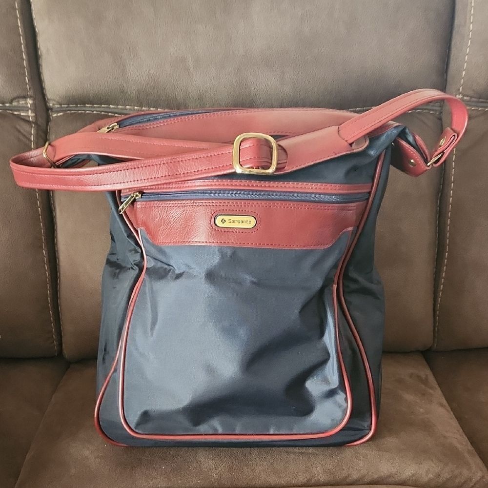 Samsonite Navy and Burgundy Shoulder Travel Bag